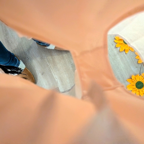 Fabletics dolphin shorts, med - Picture 3 of 3